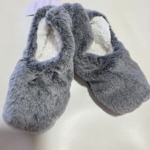 Auden Fuzzy Gray Kids Slippers